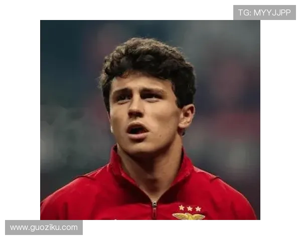 巴黎总监坎波斯透露将引进外租球员提升卫星俱乐部实力